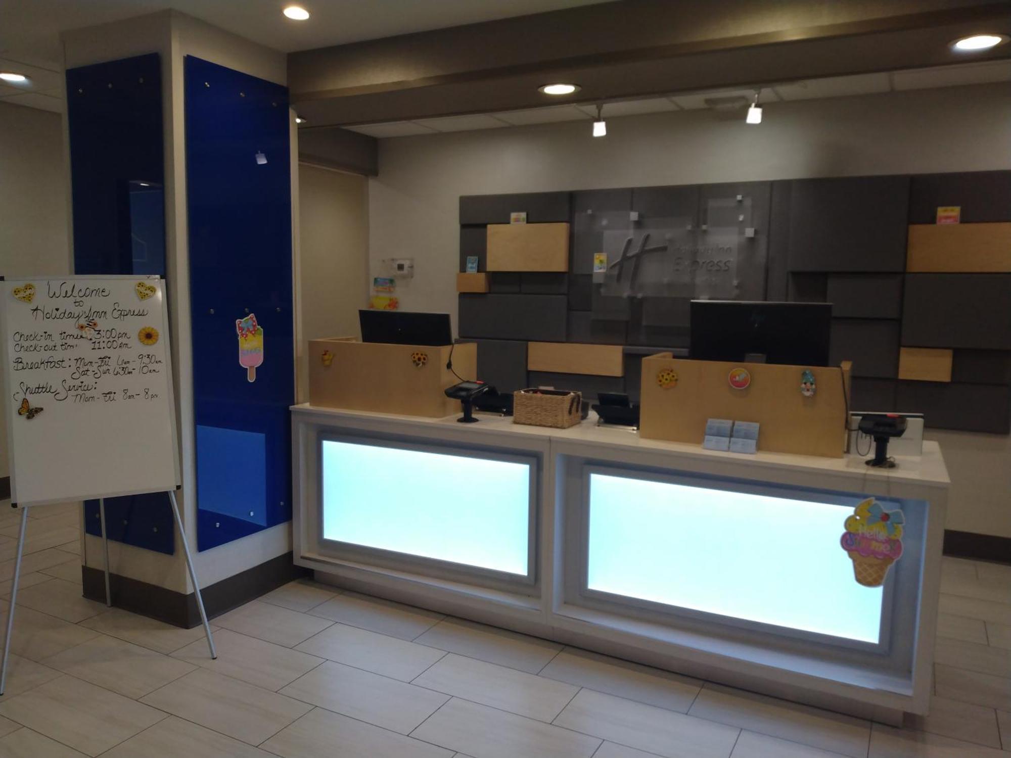 Holiday Inn Express Hotel & Suites Albuquerque Midtown By Ihg Bagian luar foto