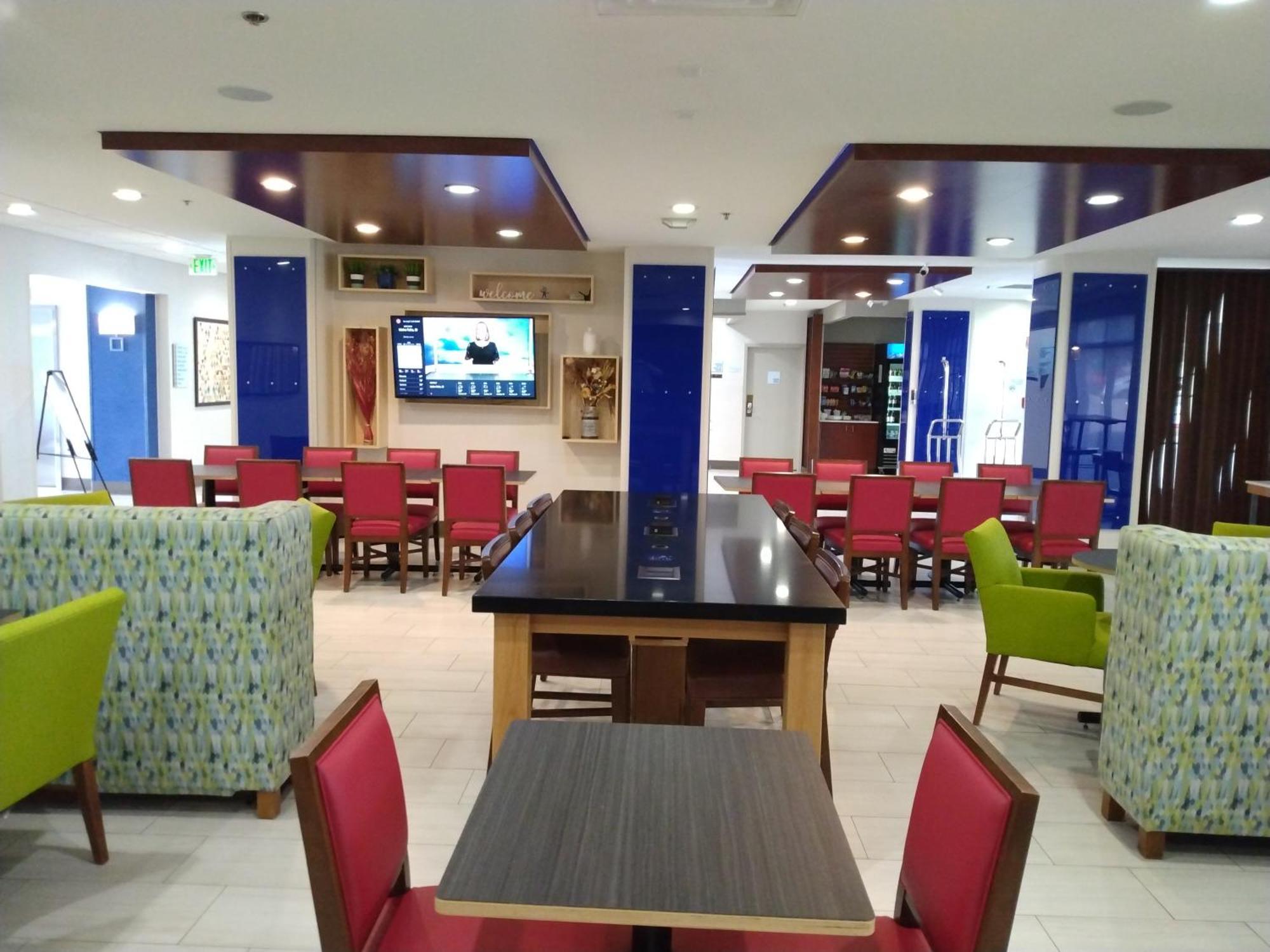 Holiday Inn Express Hotel & Suites Albuquerque Midtown By Ihg Bagian luar foto