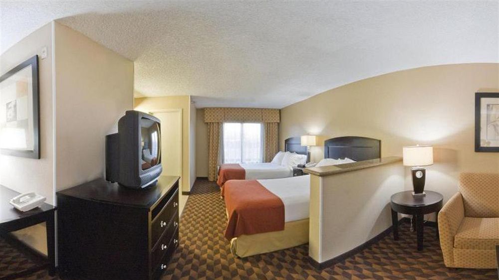Holiday Inn Express Hotel & Suites Albuquerque Midtown By Ihg Bagian luar foto